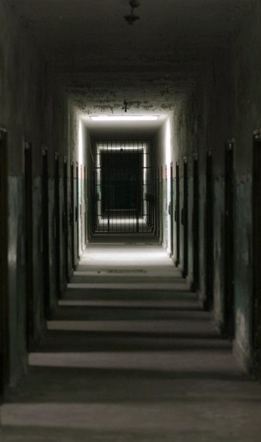 Dachau Cells 2006-05-30@0135-26